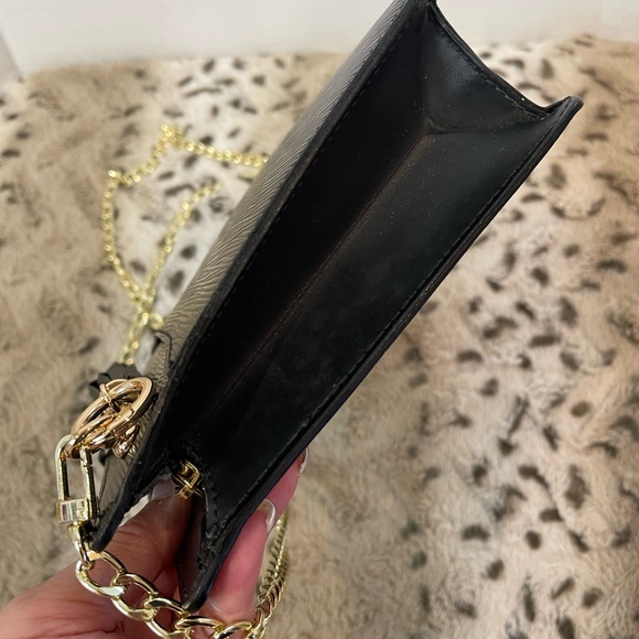 LOUIS VUITTON BLACK EPI LEATHER CLUTCH CONVERSION TO CROSS BODY BAG - Picture 9 of 17